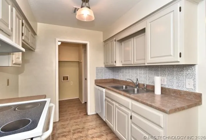 6105 S Vancouver Avenue Tulsa, OK 74132
