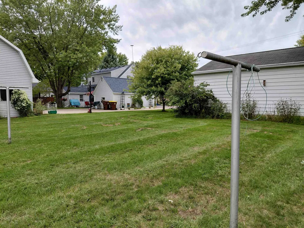 407 SW WOOD ST ROAD Chesaning Village, MI 48616