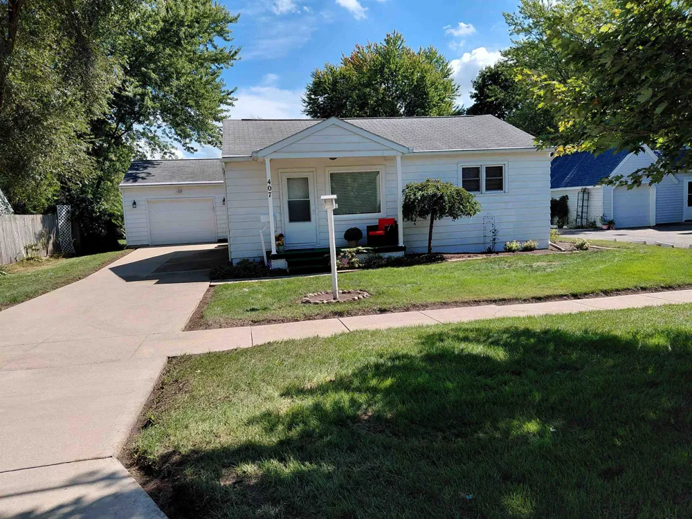407 SW WOOD ST ROAD Chesaning Village, MI 48616