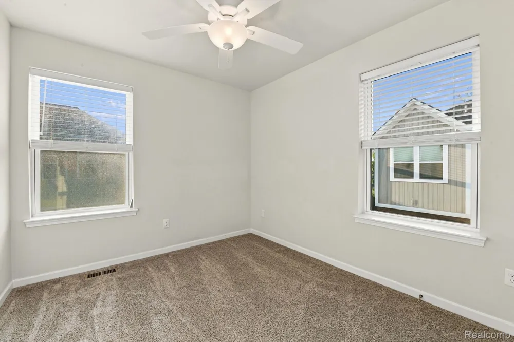 762 Huntley Lane Troy City, MI 48085