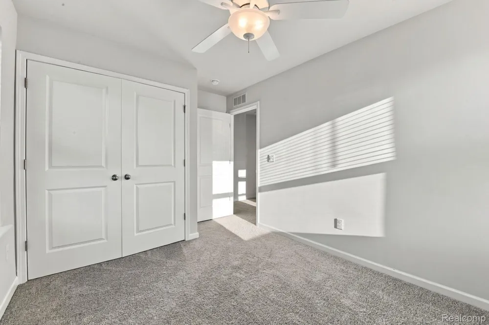 762 Huntley Lane Troy City, MI 48085