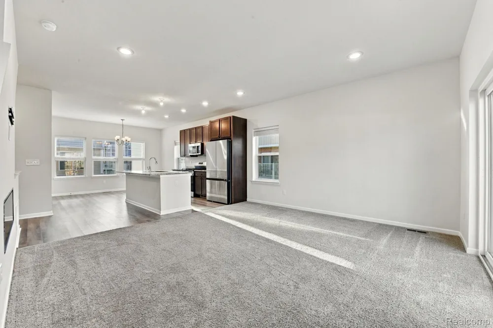 762 Huntley Lane Troy City, MI 48085