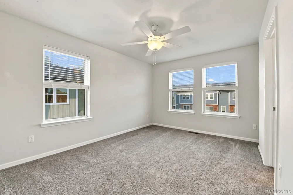 762 Huntley Lane Troy City, MI 48085