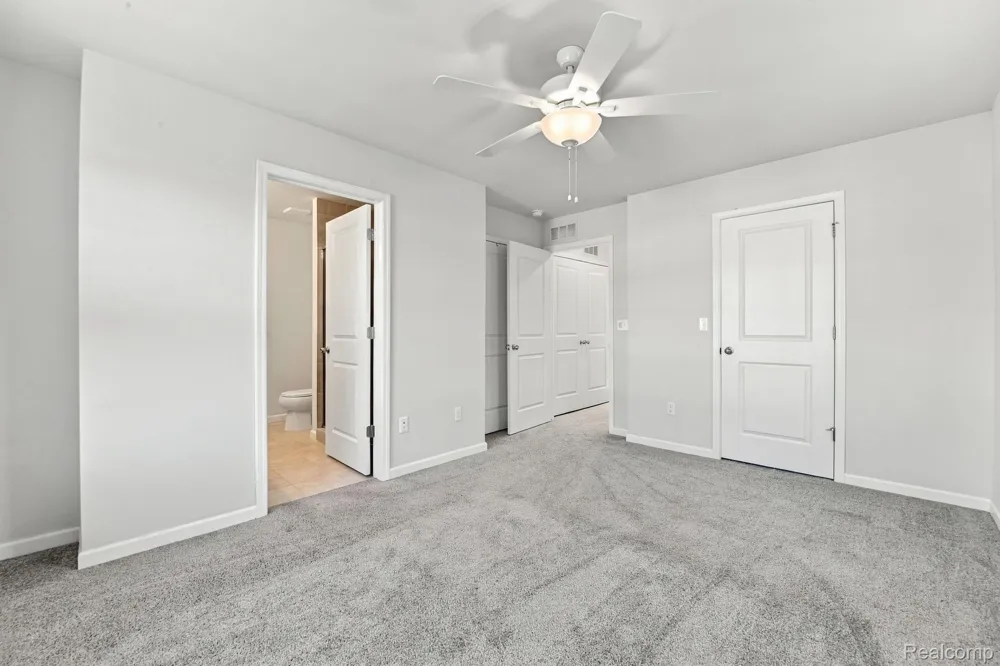 762 Huntley Lane Troy City, MI 48085