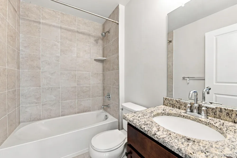762 Huntley Lane Troy City, MI 48085