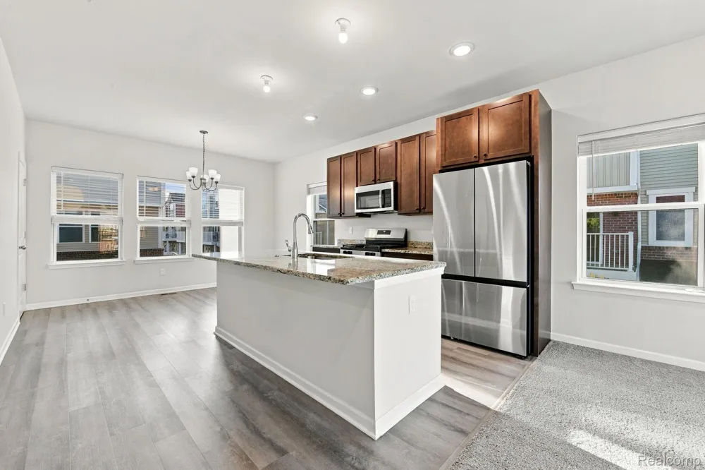762 Huntley Lane Troy City, MI 48085