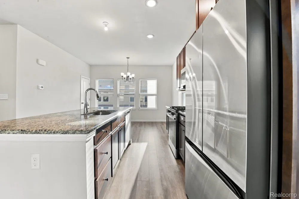 762 Huntley Lane Troy City, MI 48085