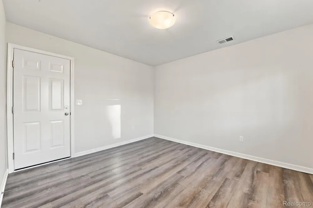 762 Huntley Lane Troy City, MI 48085