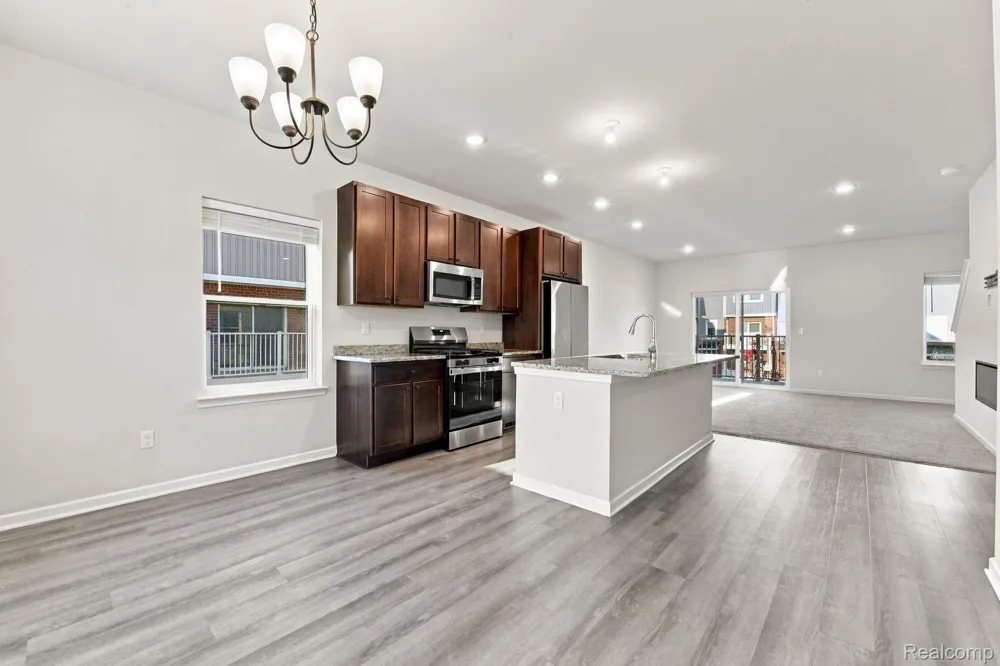 762 Huntley Lane Troy City, MI 48085