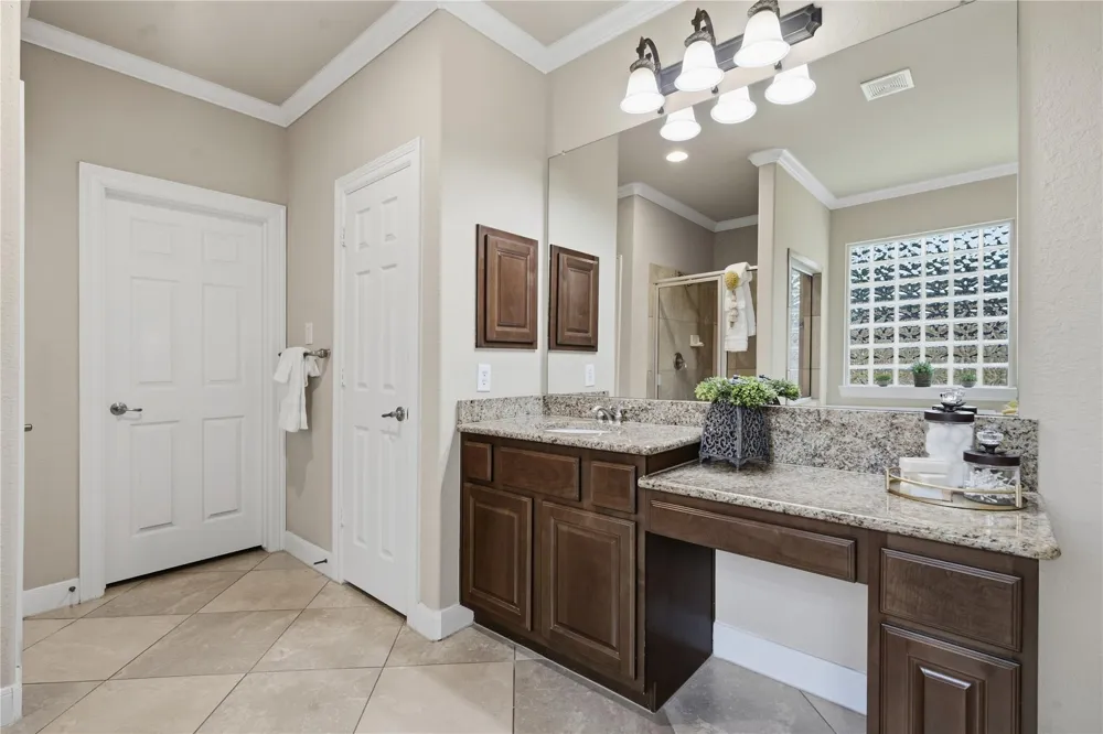 59 E Green Pastures Circle The Woodlands, TX 77382