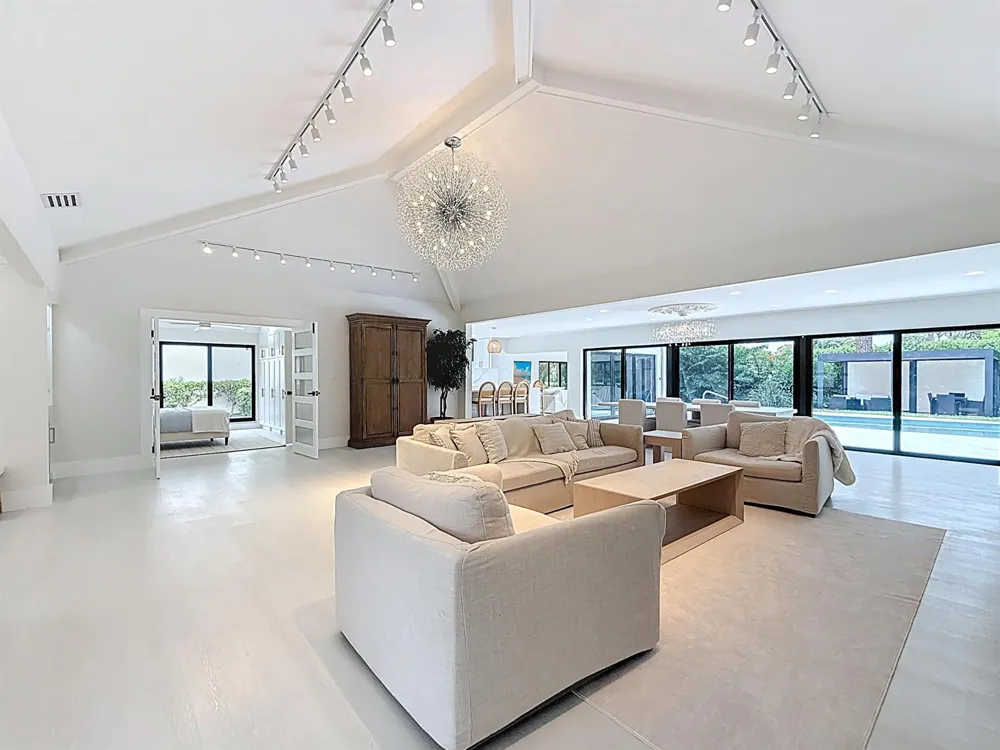5100 Pineview Circle Delray Beach, FL 33445