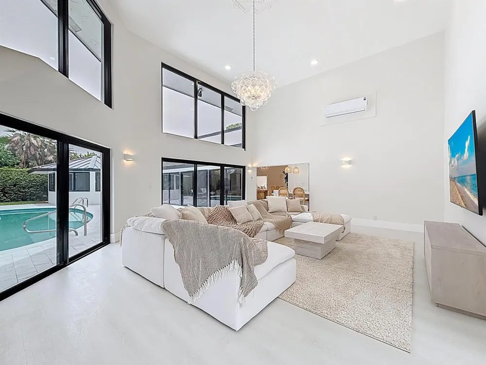 5100 Pineview Circle Delray Beach, FL 33445