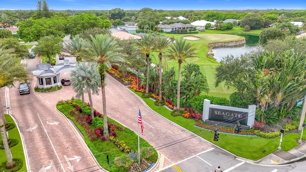 5100 Pineview Circle Delray Beach, FL 33445