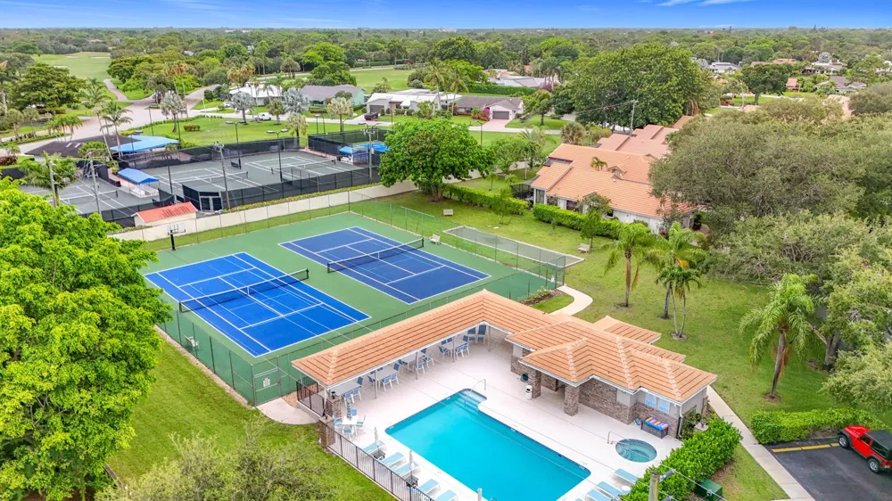 5100 Pineview Circle Delray Beach, FL 33445