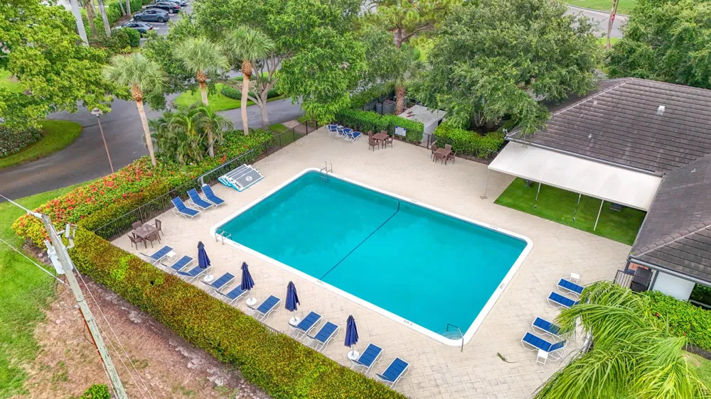 5100 Pineview Circle Delray Beach, FL 33445