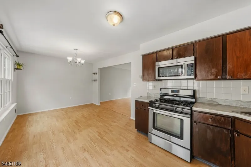 35 Byrnes Ln Sayreville, NJ 08872