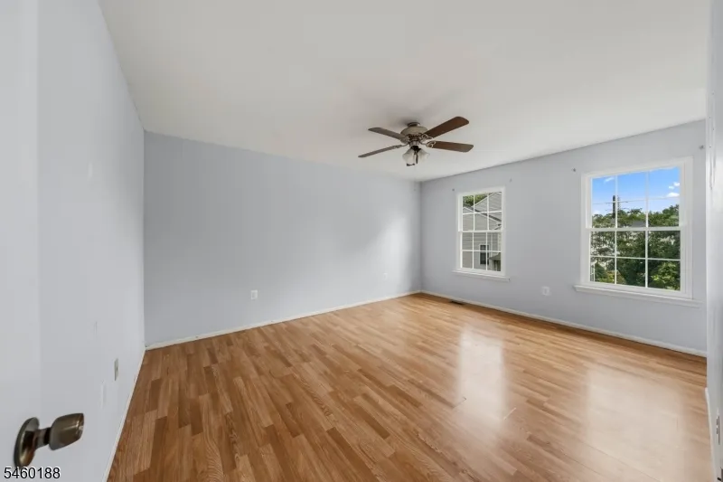 35 Byrnes Ln Sayreville, NJ 08872