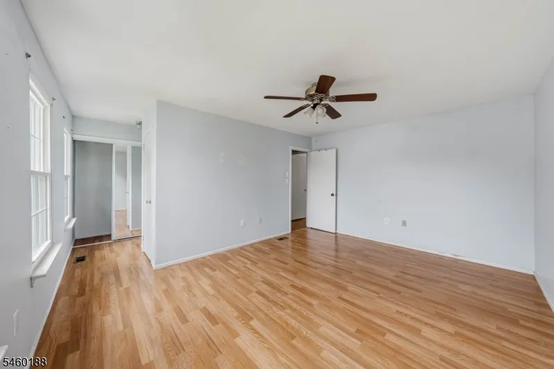 35 Byrnes Ln Sayreville, NJ 08872