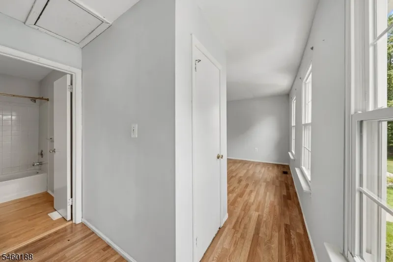 35 Byrnes Ln Sayreville, NJ 08872