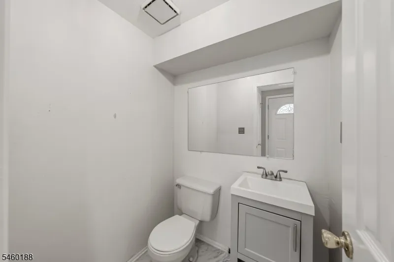 35 Byrnes Ln Sayreville, NJ 08872