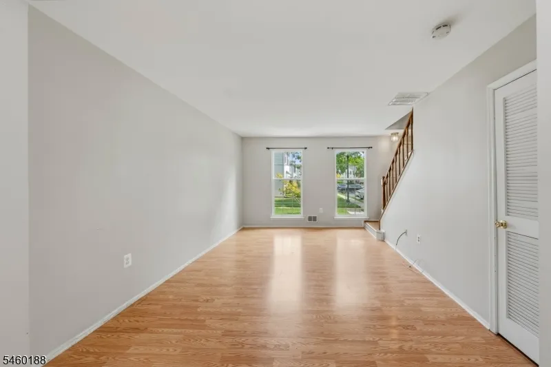 35 Byrnes Ln Sayreville, NJ 08872