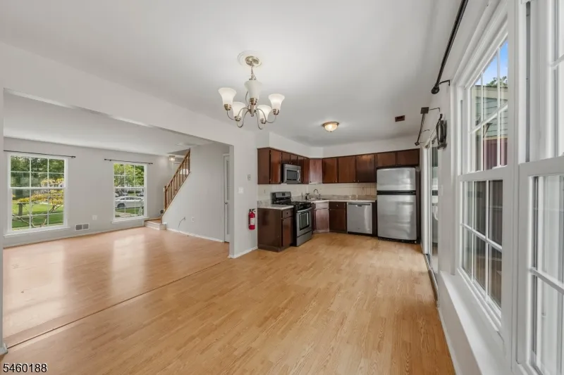 35 Byrnes Ln Sayreville, NJ 08872