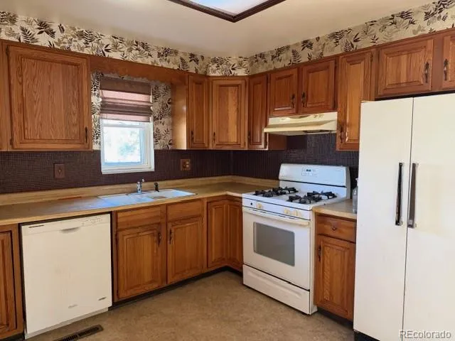 3134 Blackhawk Street Aurora, CO 80011