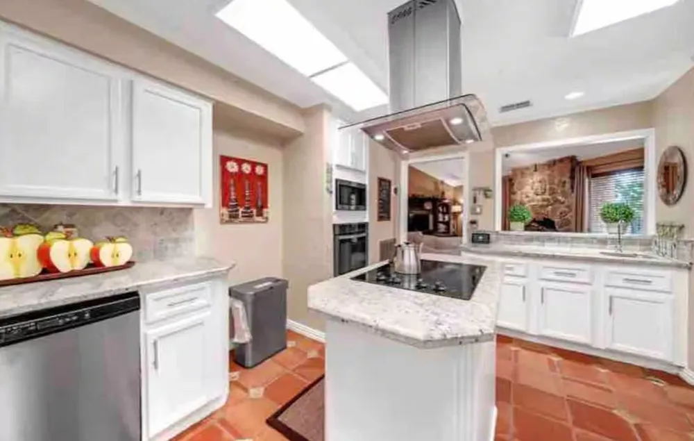 2526 Creekway Circle Missouri City, TX 77459