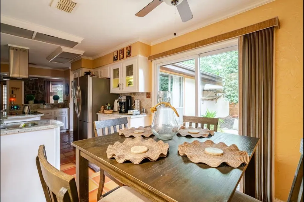 2526 Creekway Circle Missouri City, TX 77459