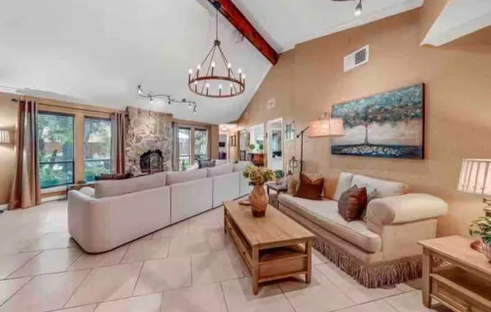 2526 Creekway Circle Missouri City, TX 77459