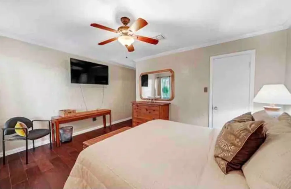 2526 Creekway Circle Missouri City, TX 77459