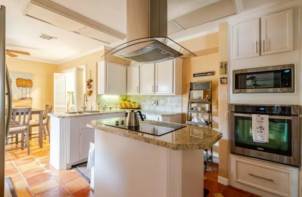 2526 Creekway Circle Missouri City, TX 77459