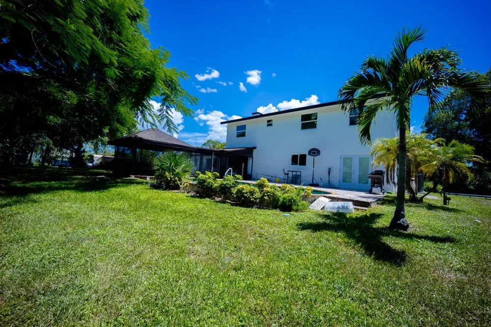 9435 EL PASO DRIVE Lake Worth, FL 33467