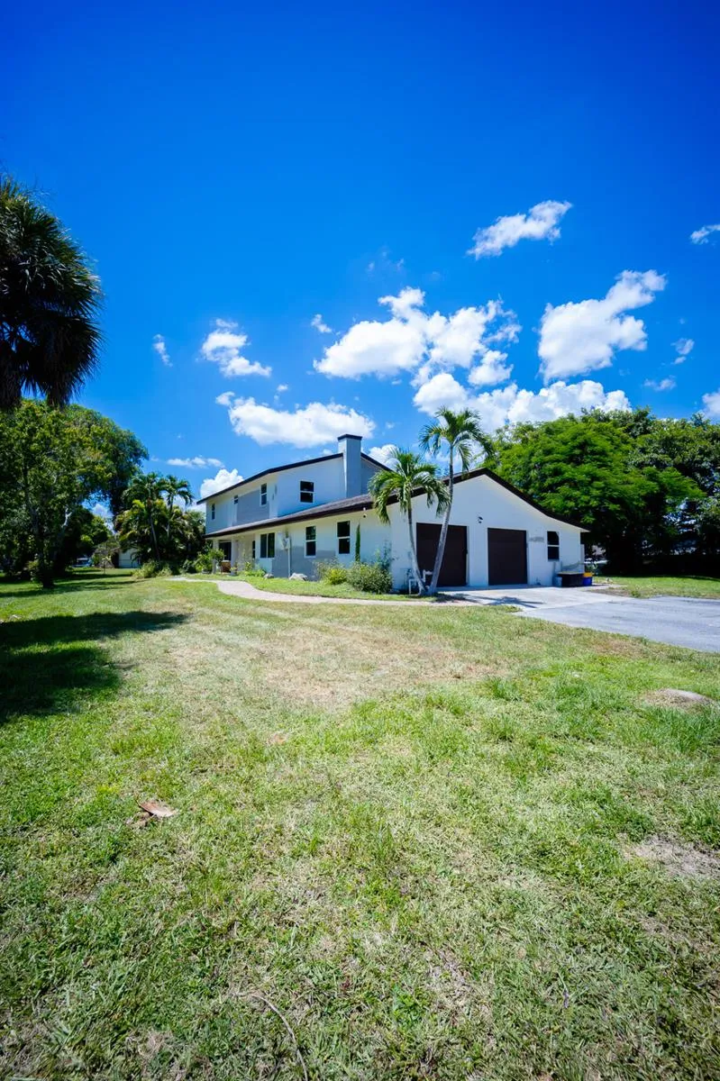 9435 EL PASO DRIVE Lake Worth, FL 33467