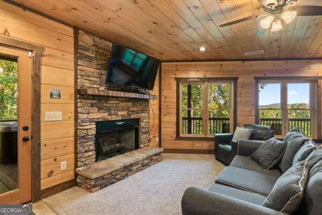 34 Highland Forest TRL Morganton, GA 30560