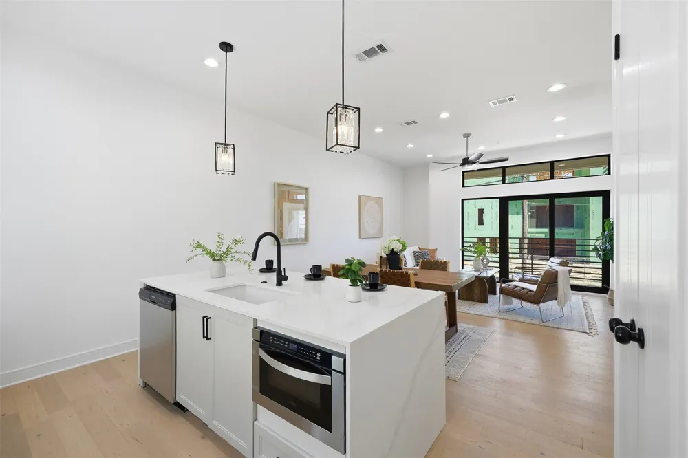 4635 Manett Street #108 Dallas, TX 75204