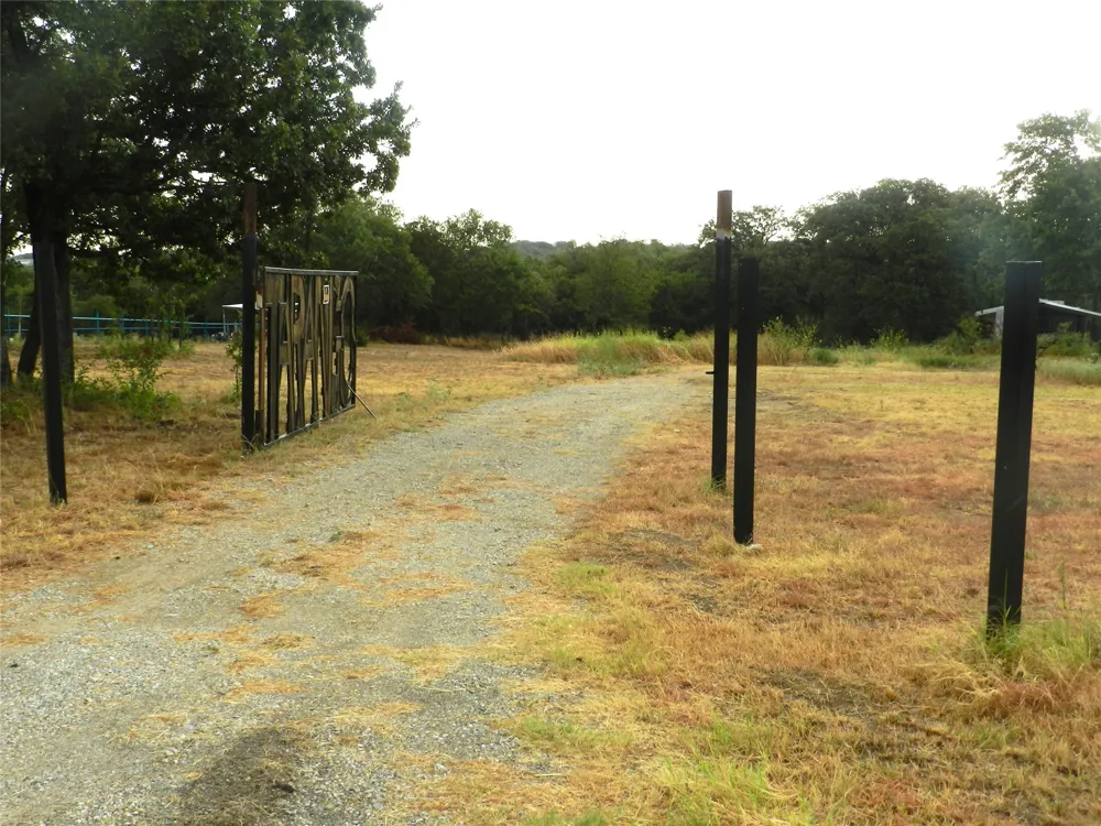 588 Salt Creek Road Springtown, TX 76082