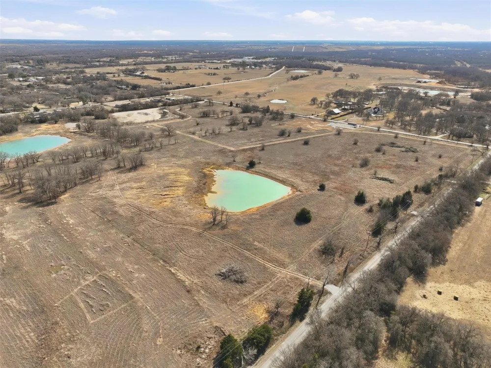 935 County Road 404 Alvarado, TX 76009