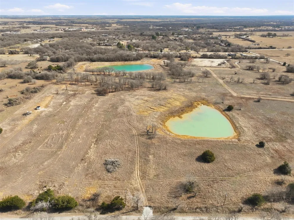 875 County Road 404 Alvarado, TX 76009