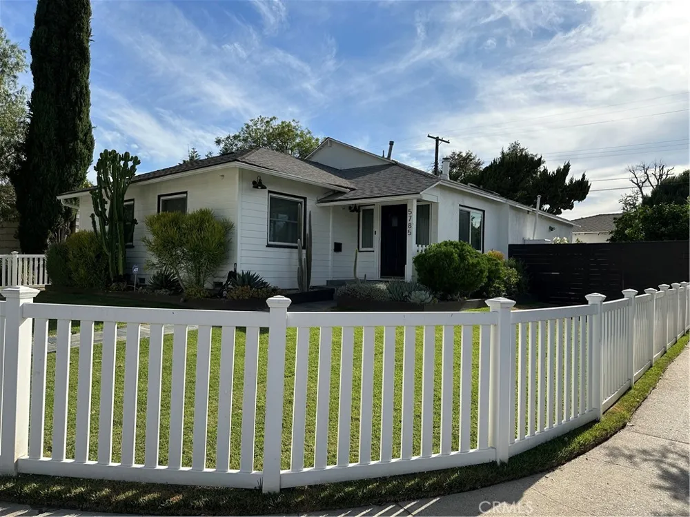 5785 Bertrand Avenue Encino, CA 91316