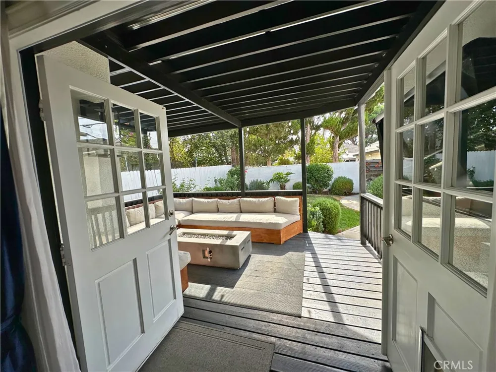 5785 Bertrand Avenue Encino, CA 91316