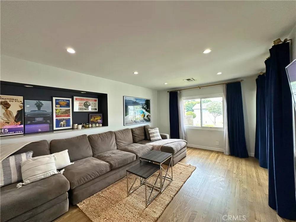 5785 Bertrand Avenue Encino, CA 91316