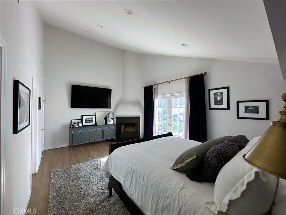 5785 Bertrand Avenue Encino, CA 91316