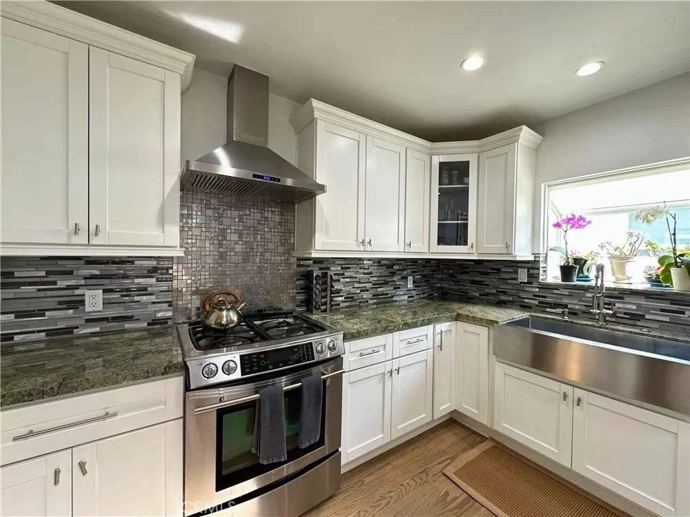 5785 Bertrand Avenue Encino, CA 91316