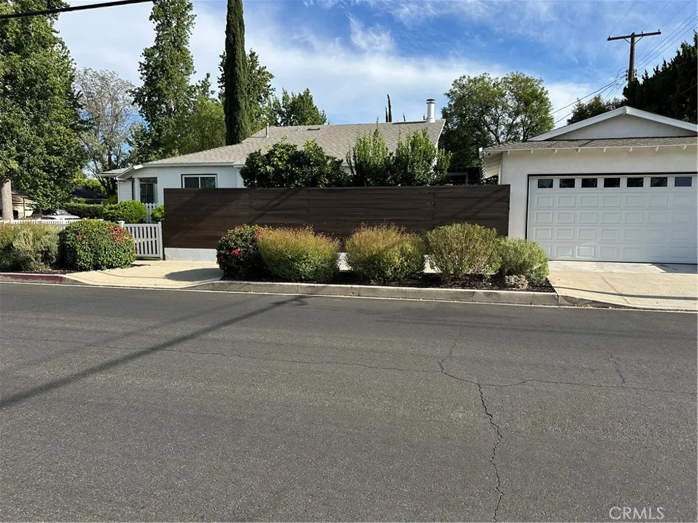 5785 Bertrand Avenue Encino, CA 91316