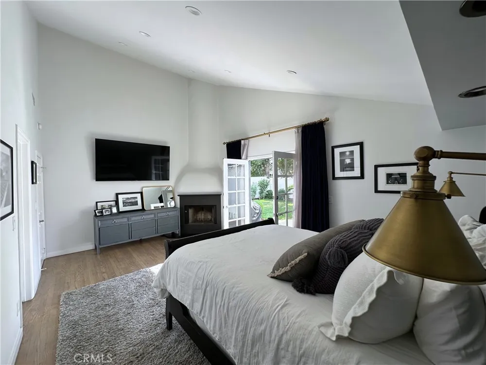 5785 Bertrand Avenue Encino, CA 91316