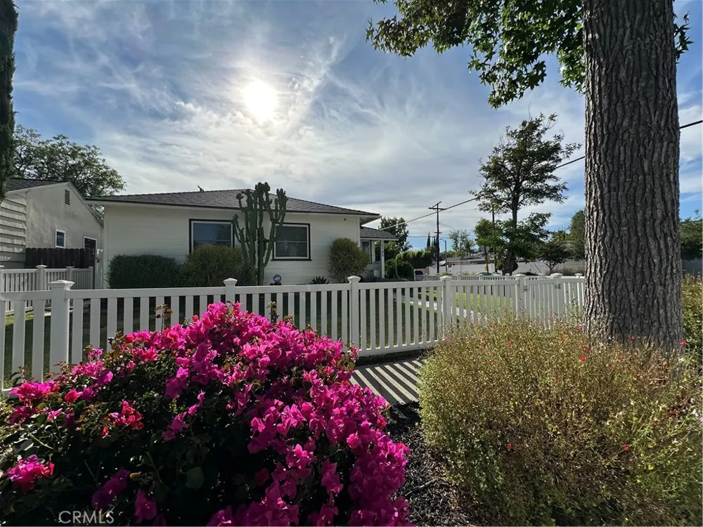 5785 Bertrand Avenue Encino, CA 91316