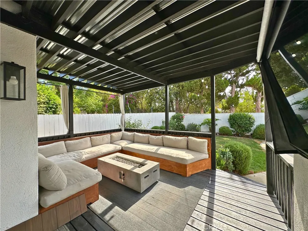 5785 Bertrand Avenue Encino, CA 91316