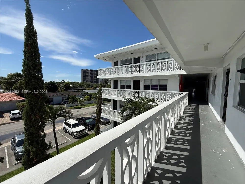 11685 Canal Dr #303 North Miami, FL 33181