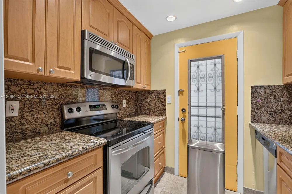 11685 Canal Dr #303 North Miami, FL 33181